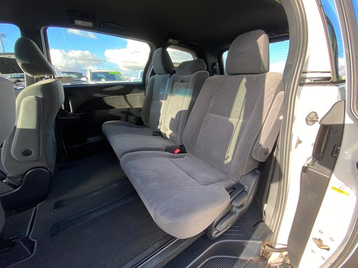 2018 Toyota Tarago GLi
