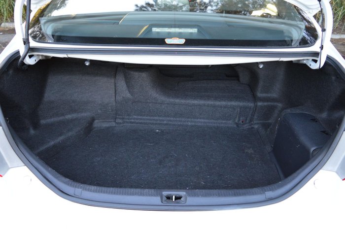 2010 Toyota Camry Hybrid AHV40R MY10 Crystal Pearl