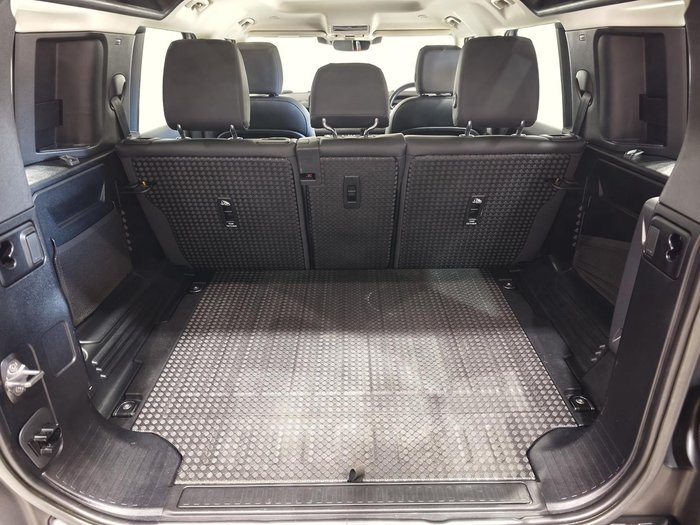 2022 Land Rover Defender 110 P400 S