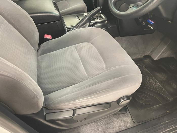 2012 Toyota Landcruiser GXL VDJ200R MY12 4X4 Constant Silver Pearl