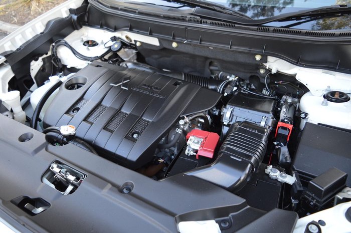 2014 Mitsubishi ASX LS XB MY15 4X4 Constant White