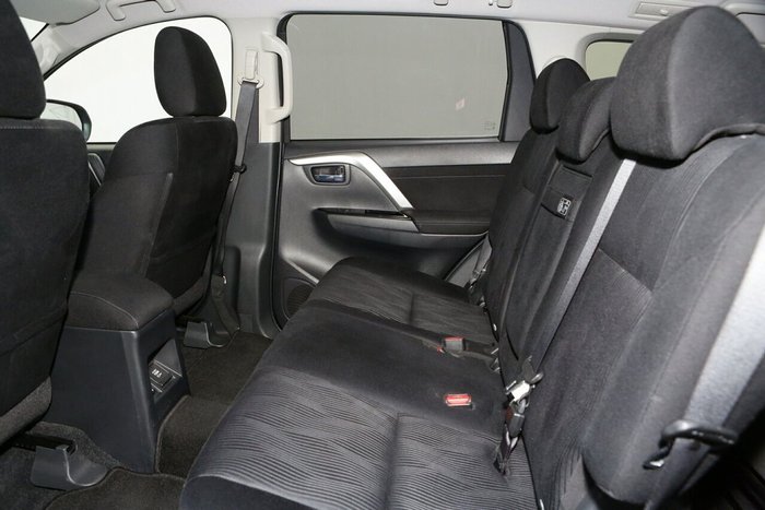 2023 Mitsubishi Pajero Sport GLS