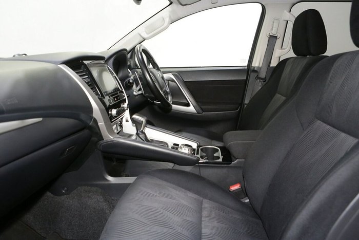 2023 Mitsubishi Pajero Sport GLS