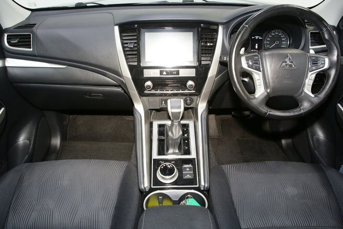 2023 Mitsubishi Pajero Sport GLS