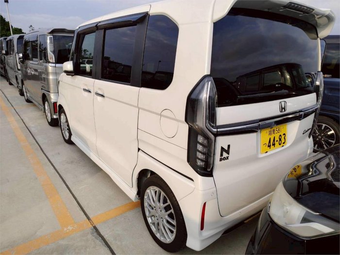 2021 Honda N-Box Custom Turbo