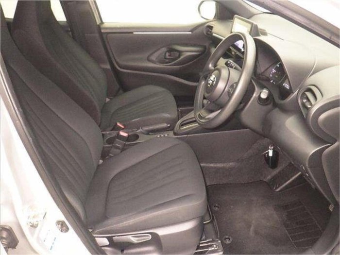 2022 Toyota Yaris X Hybrid
