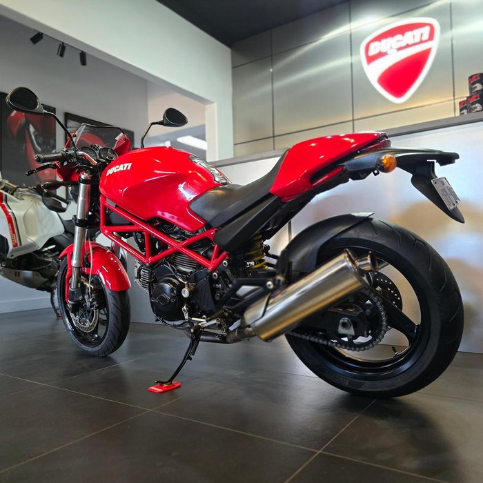 2006 Ducati Monster 695