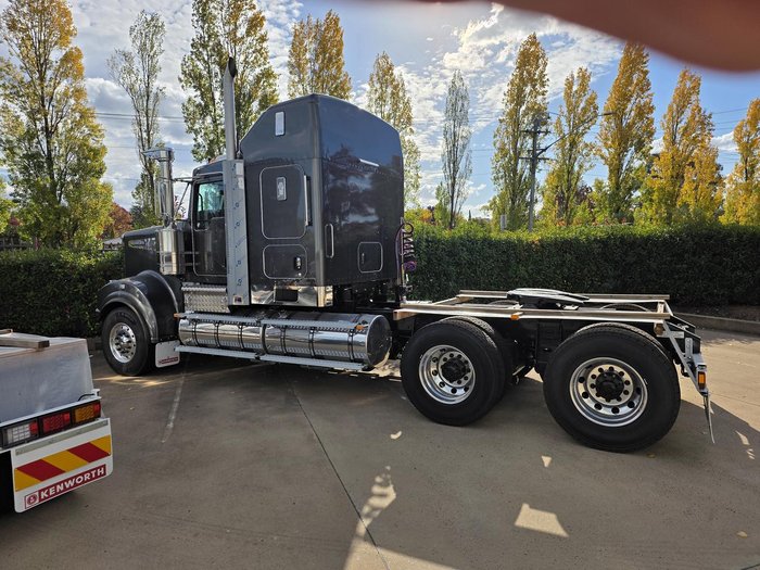 2025 Kenworth T909