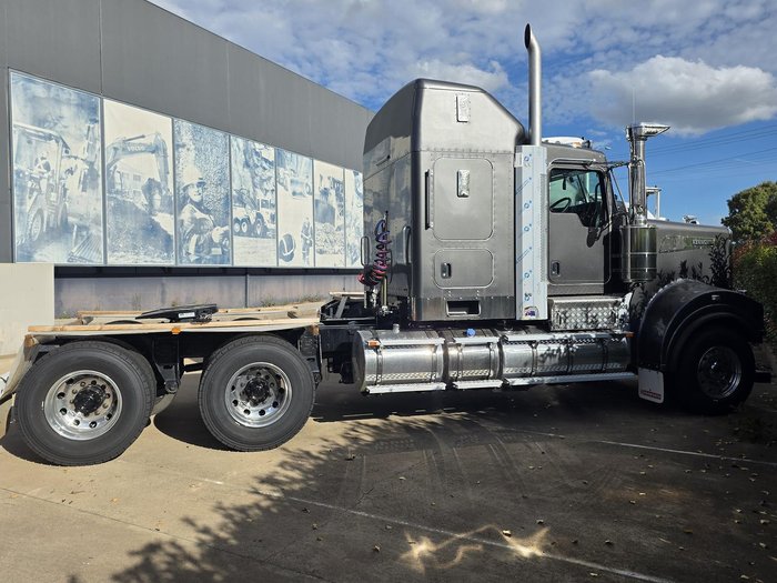 2025 Kenworth T909
