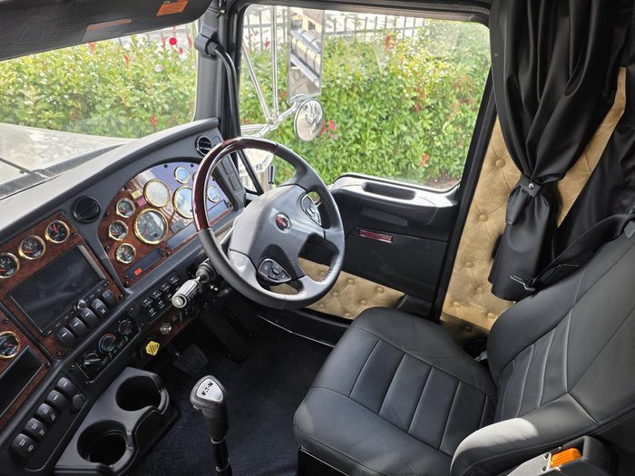 2025 Kenworth T909