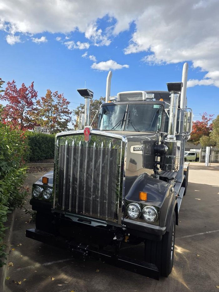 2025 Kenworth T909