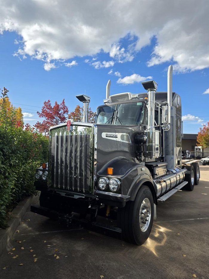 2025 Kenworth T909