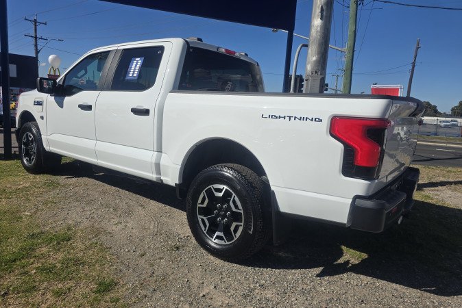 2024 FORD F150 LIGHTNING PRO STD