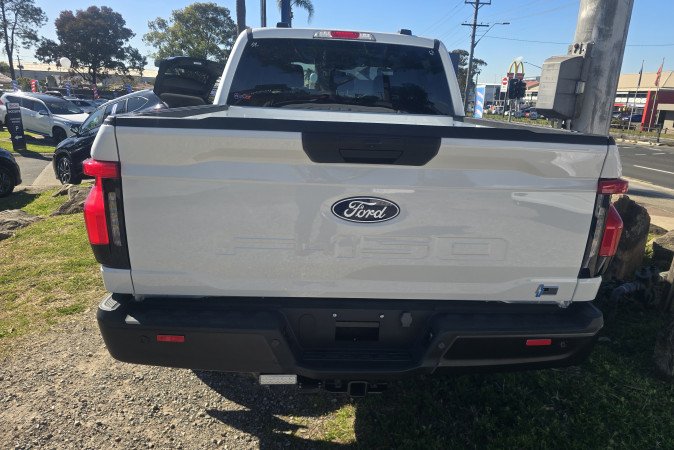 2024 FORD F150 LIGHTNING PRO STD