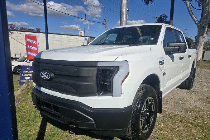 2024 FORD F150 LIGHTNING PRO STD
