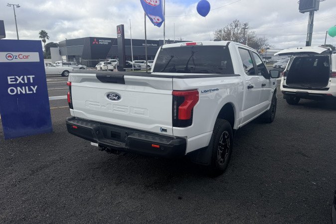 2024 FORD F150 LIGHTNING PRO STD
