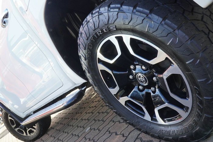 2021 Toyota Hilux SR5