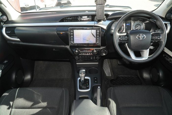 2021 Toyota Hilux SR5