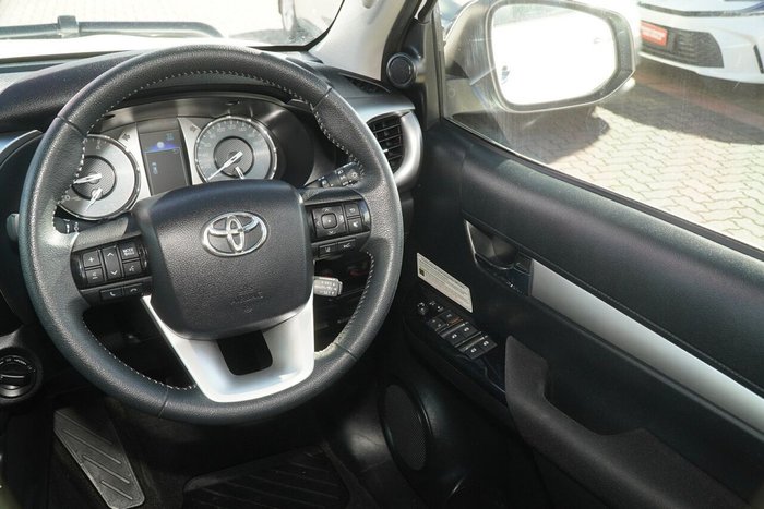 2021 Toyota Hilux SR5