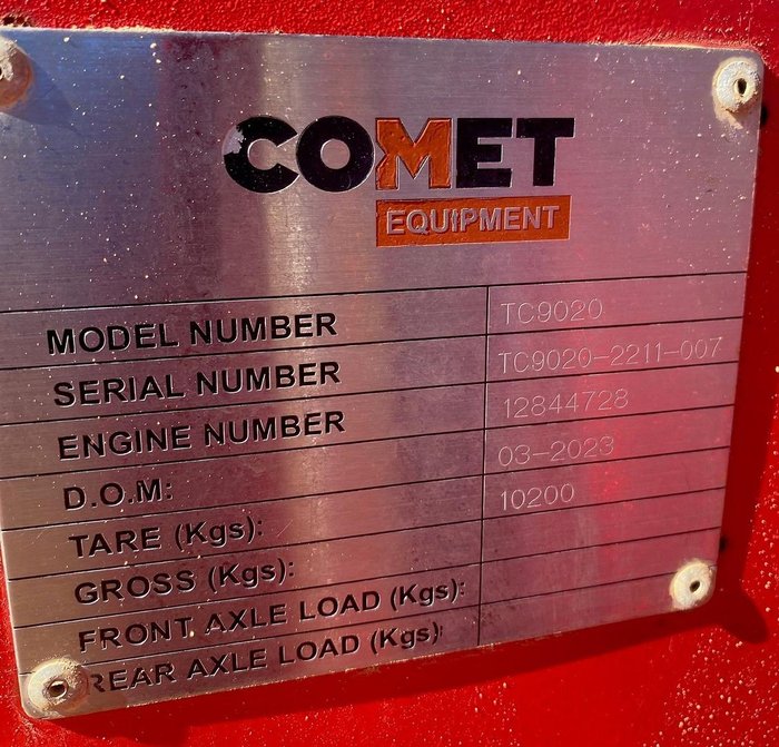 2023 Comet TC9020 Red