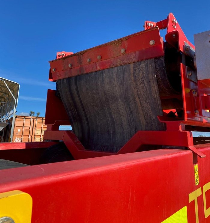 2023 Comet TC9020 Red