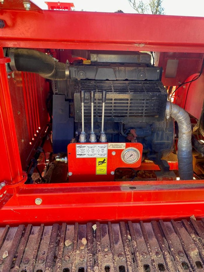 2023 Comet TC9020 Red
