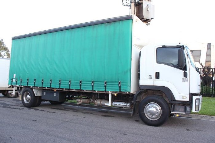 2010 Isuzu F Series FVR 1000 WHITE