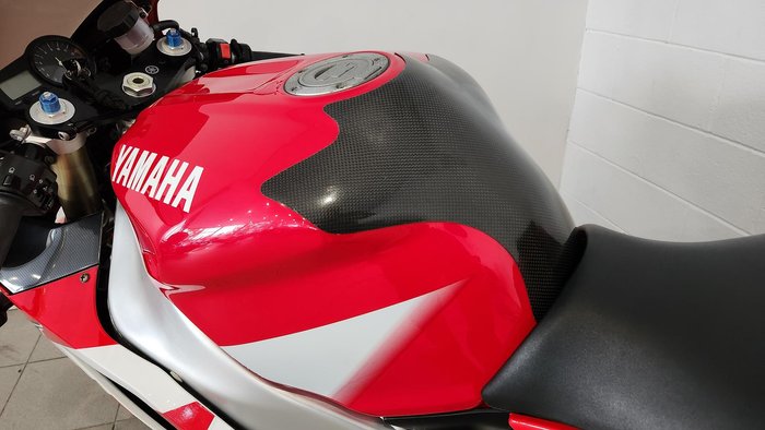 2000 Yamaha YZF-R1 R1 Red