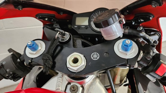 2000 Yamaha YZF-R1 R1 Red