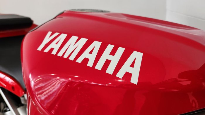 2000 Yamaha YZF-R1 R1 Red