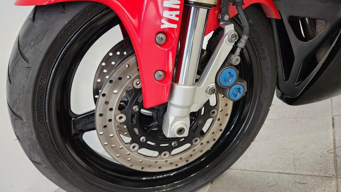 2000 Yamaha YZF-R1 R1 Red