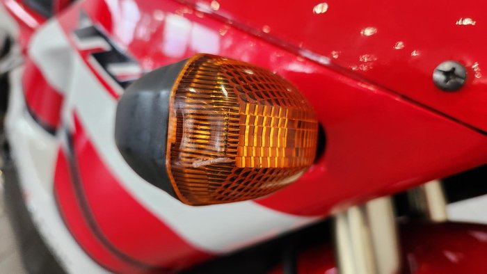 2000 Yamaha YZF-R1 R1 Red