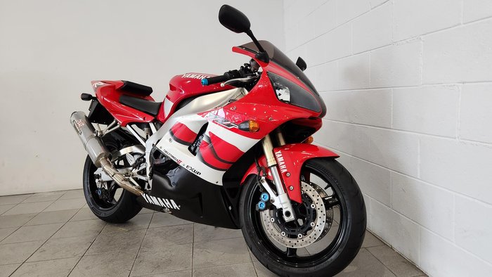 2000 Yamaha