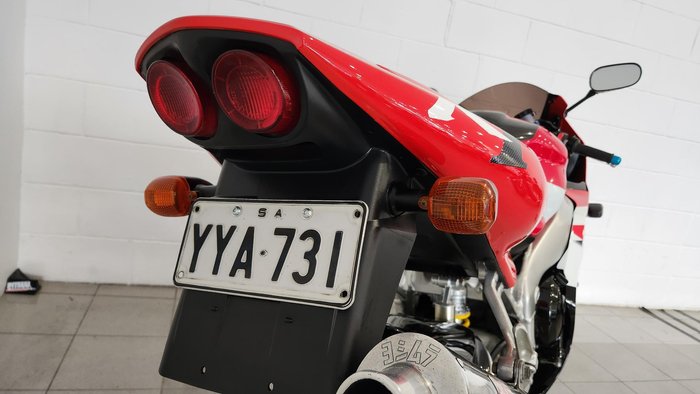 2000 Yamaha YZF-R1 R1 Red