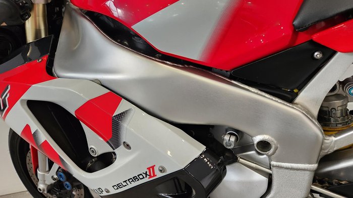 2000 Yamaha YZF-R1 R1 Red