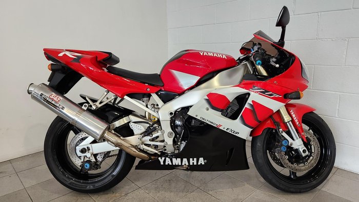 2000 Yamaha