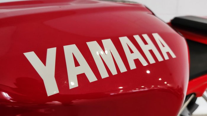 2000 Yamaha YZF-R1 R1 Red