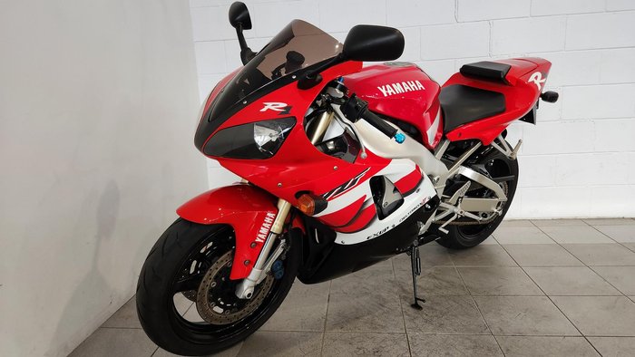 2000 Yamaha YZF-R1 R1 Red