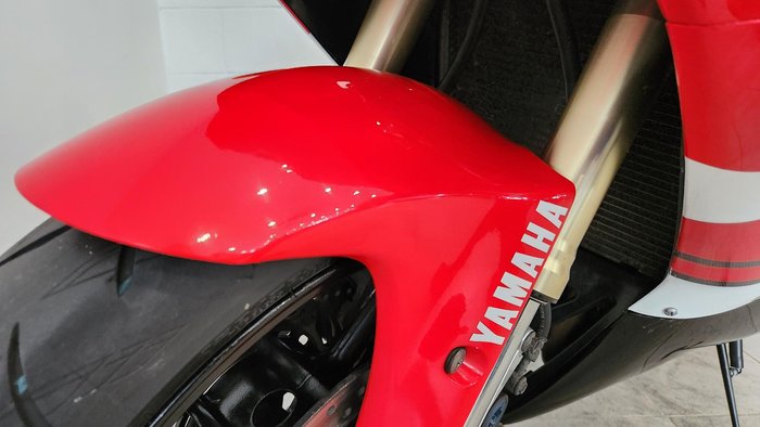 2000 Yamaha YZF-R1 R1 Red