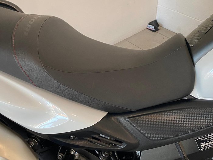 2013 Suzuki V-Strom 650 ABS (DL650A) V-Strom White