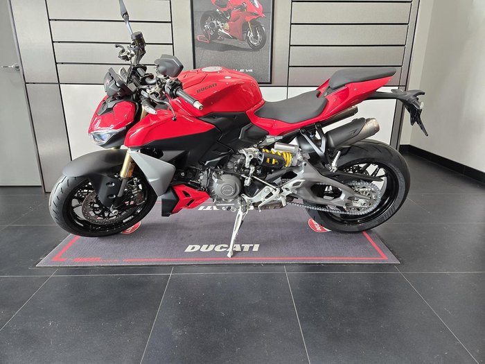 2025 Ducati Streetfighter V2