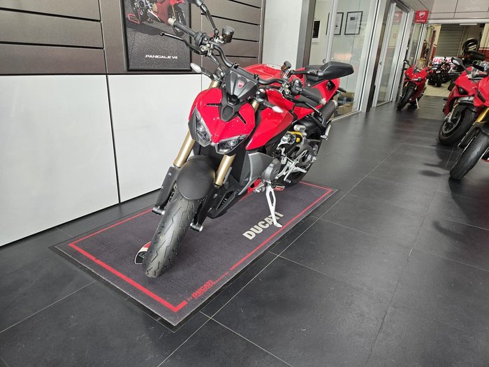 2025 Ducati Streetfighter V2