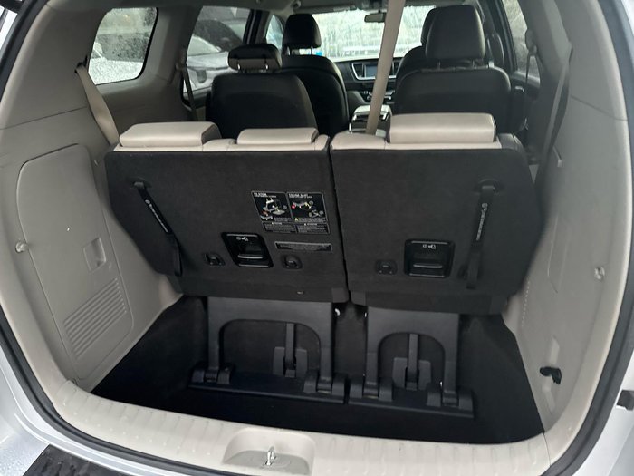 2017 Kia Carnival SLi