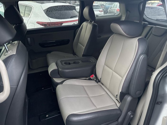 2017 Kia Carnival SLi