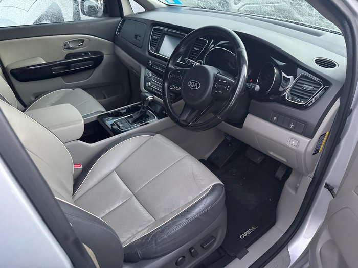 2017 Kia Carnival SLi