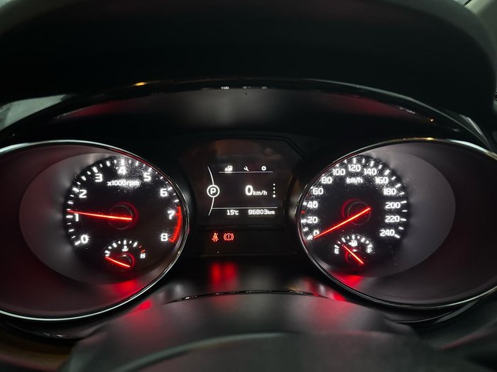 2017 Kia Carnival SLi