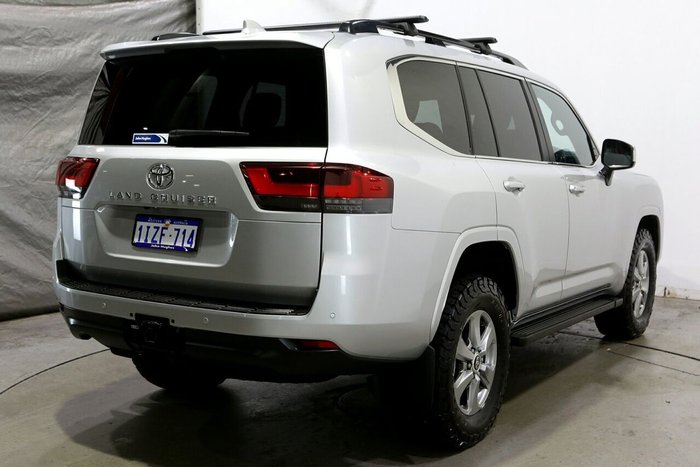 2025 Toyota Landcruiser VX