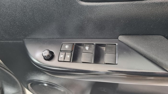 2022 Toyota Hilux SR