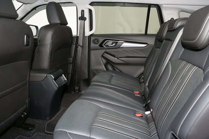 2022 Isuzu MU-X LS-T