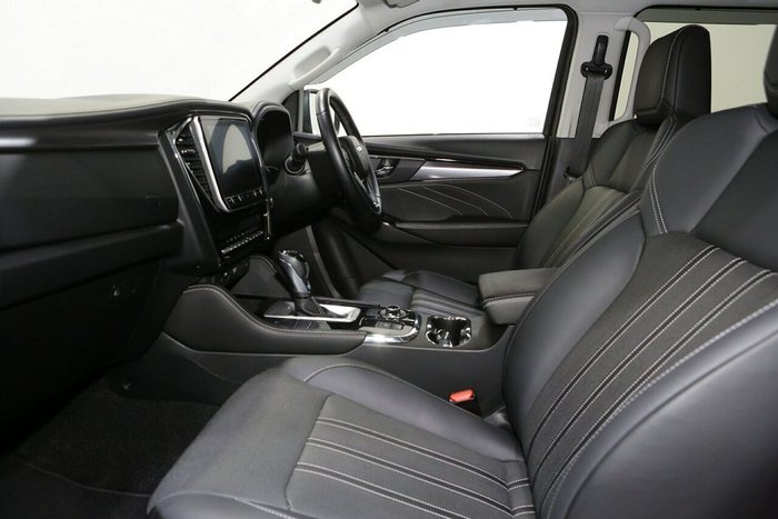 2022 Isuzu MU-X LS-T